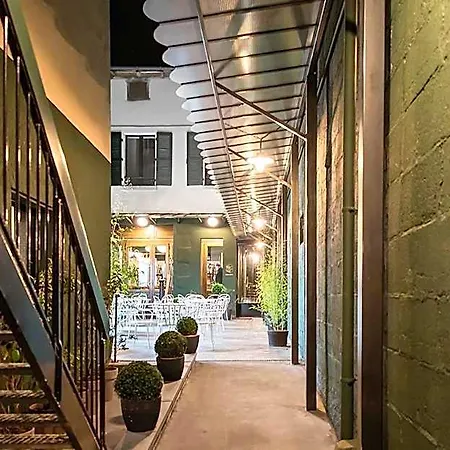 Urban Style Des Carmes Hotell