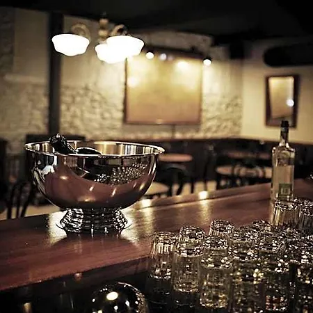 Urban Style Des Carmes Hotell