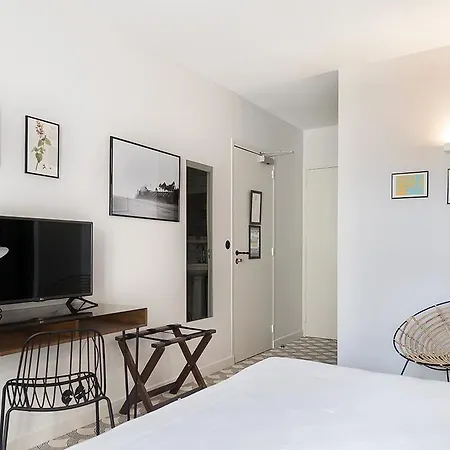 Urban Style Des Carmes Hotell 3*